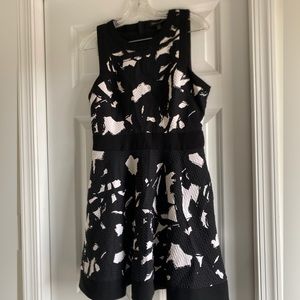 Banana Republic Black and White Mini Dress size 10P